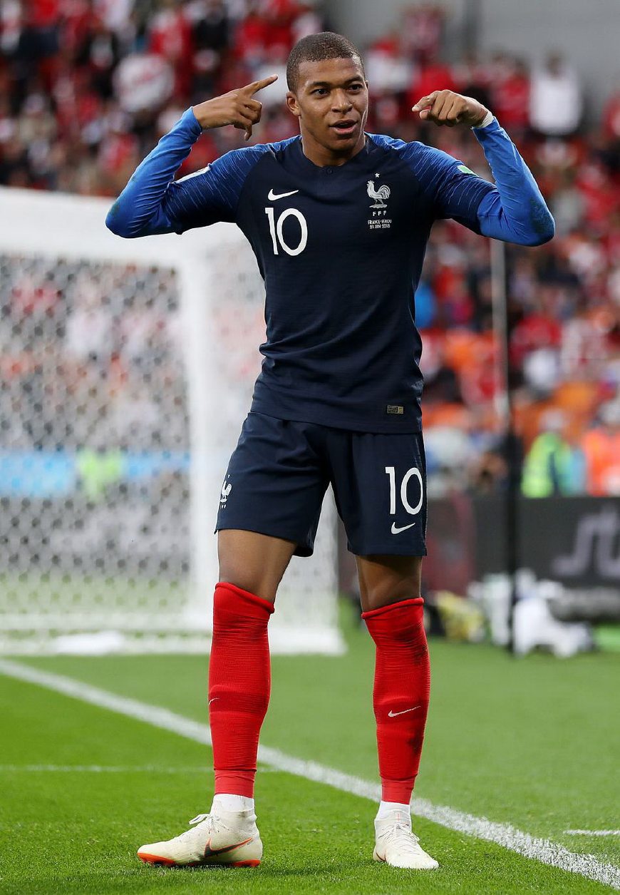 IG再次上演劣势1万翻盘！Theshy格温打出全场最高伤害