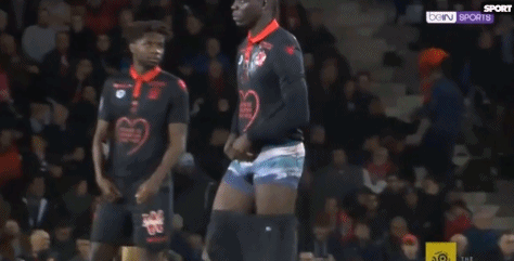 AG：打轻松点，非要说我危险了，动真格吧，又说KPL要被我打倒闭，我太难了！