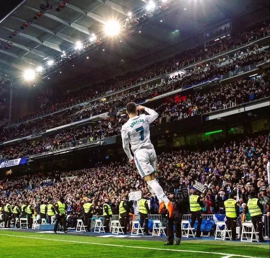 这个任意球有点可惜，踢的不错，希望今晚国足的运气有橙队这么好