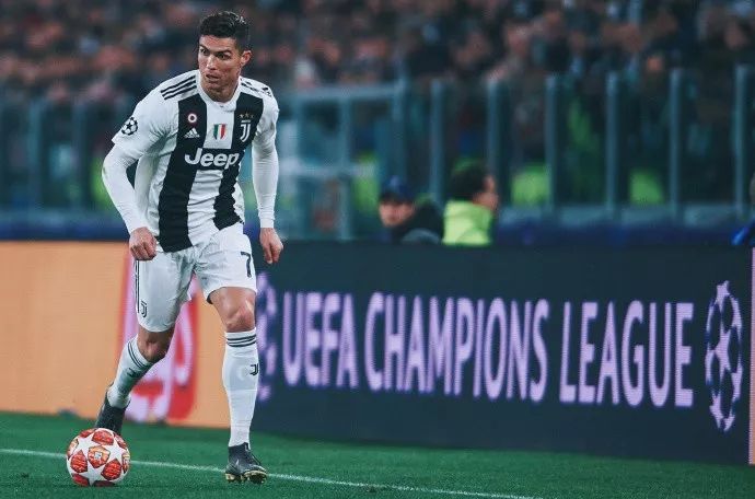 《赛博朋克2077》总监否认删减蓝月恋爱线