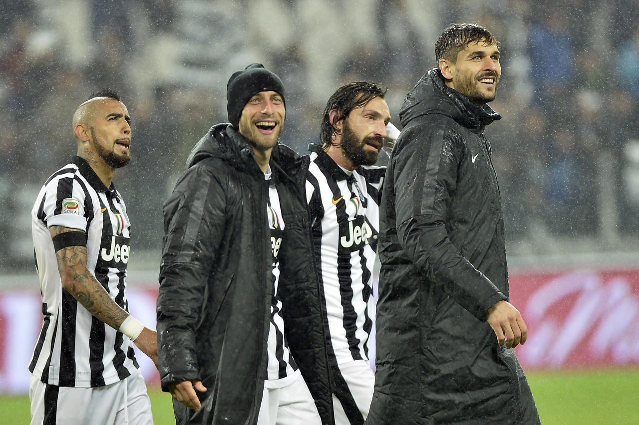 LPL比赛出现诡异事件，IG决胜局推基地时，直播间出现女性哭声