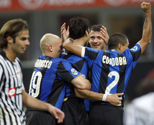 李弘权18+8张镇麟16分 上海复仇广厦豪取7连胜