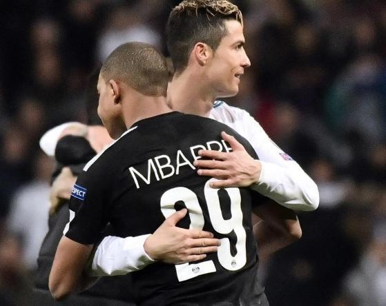 线上学颗秒，线下学穿搭？这款手游是如何拿捏当代年轻人审美的